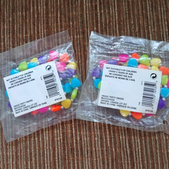 4 Pack Of Bright Colored Heart Bracelets! - Picture 6 of 6